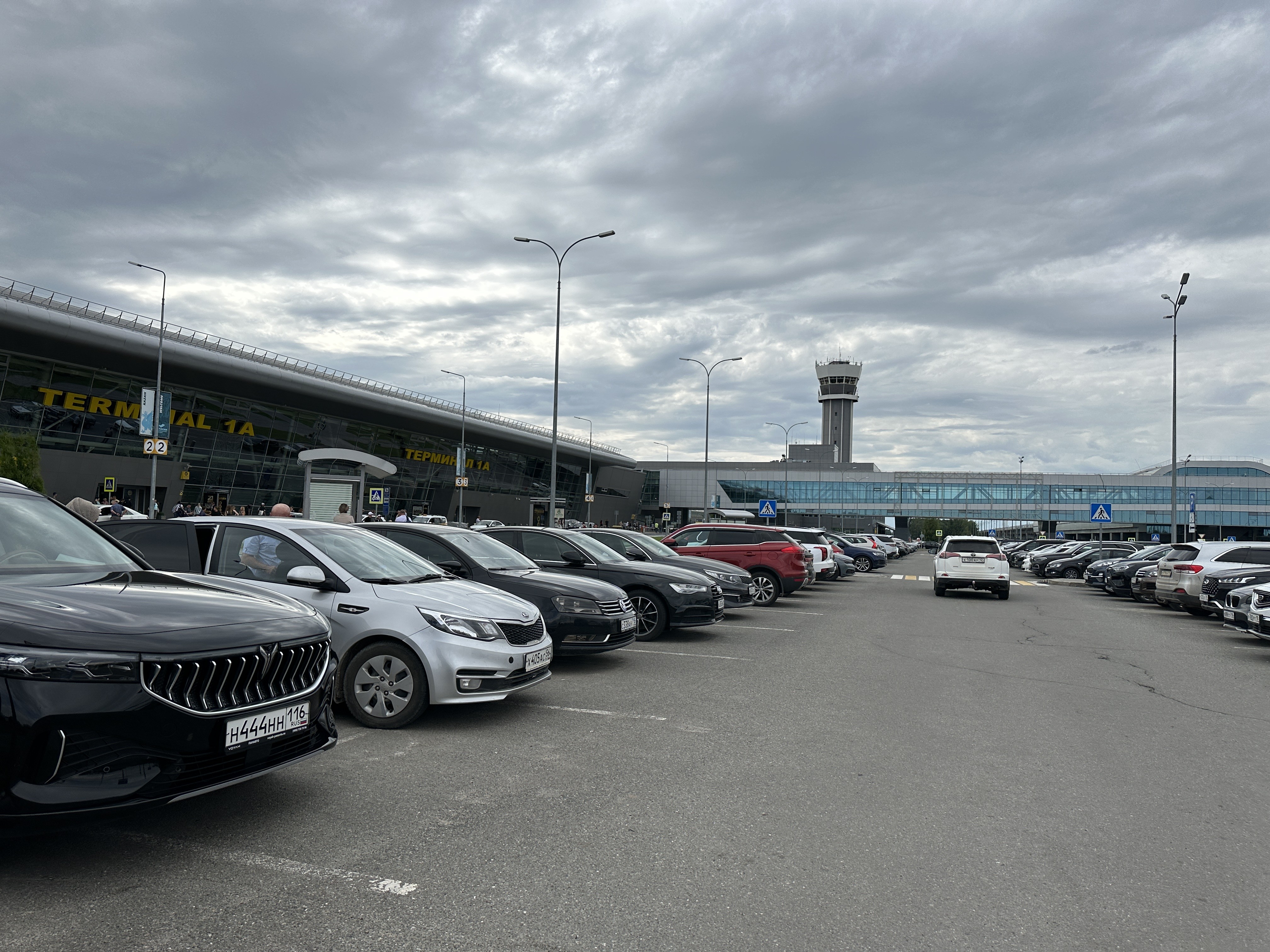 Парковки в аэропорту Казань — подробный обзор парковок